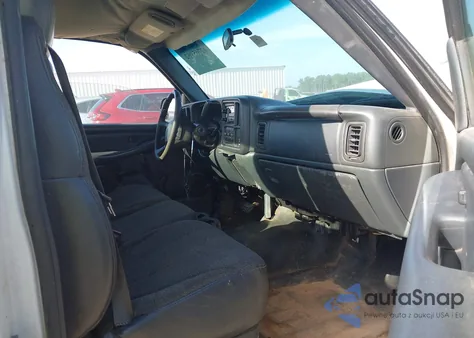 2002 Chevrolet Silverado 1500 из США, поврежденный, VIN 1GCEC14T62Z116549